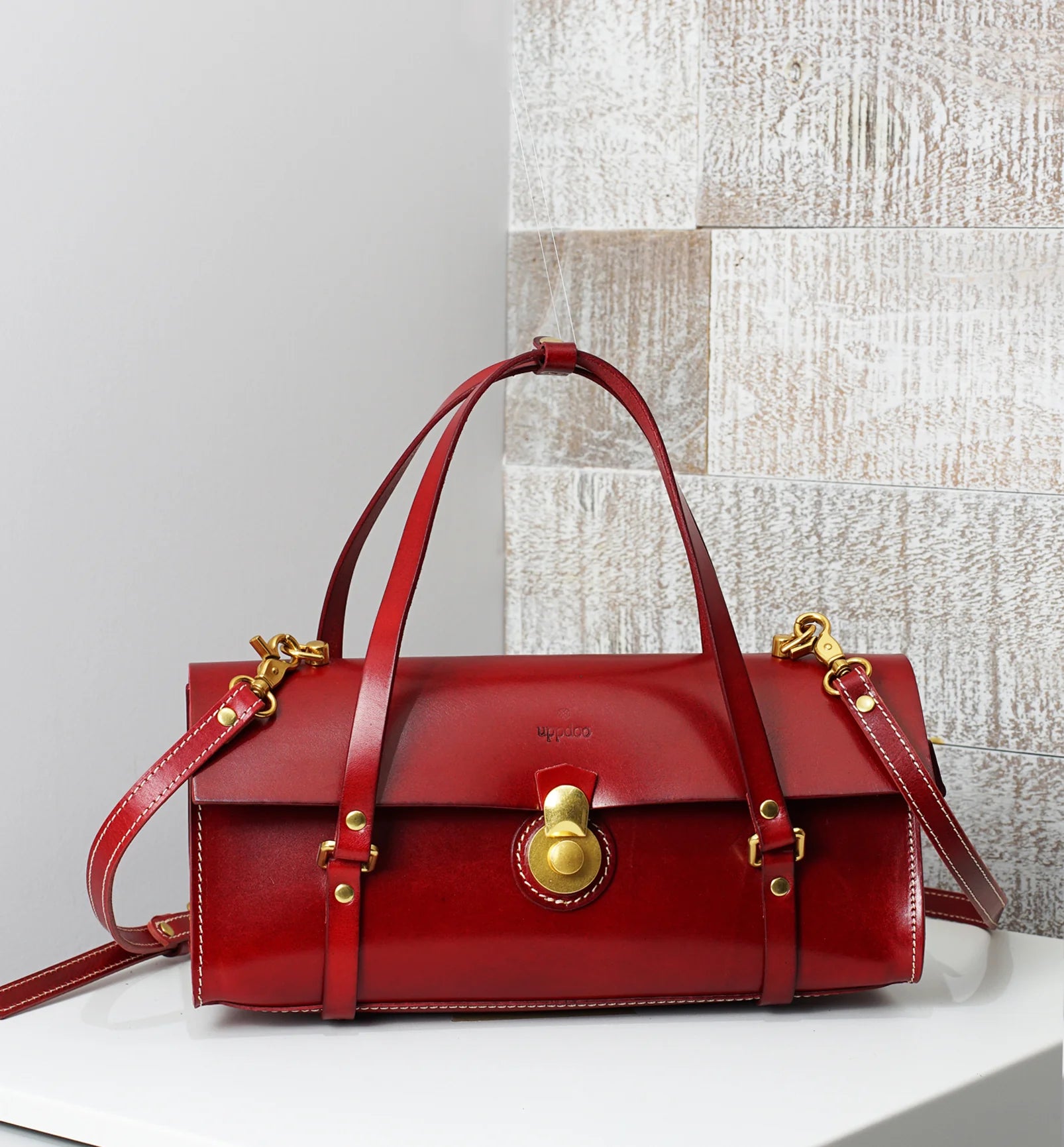 Vive 2.0 Classic Baguette Satchel